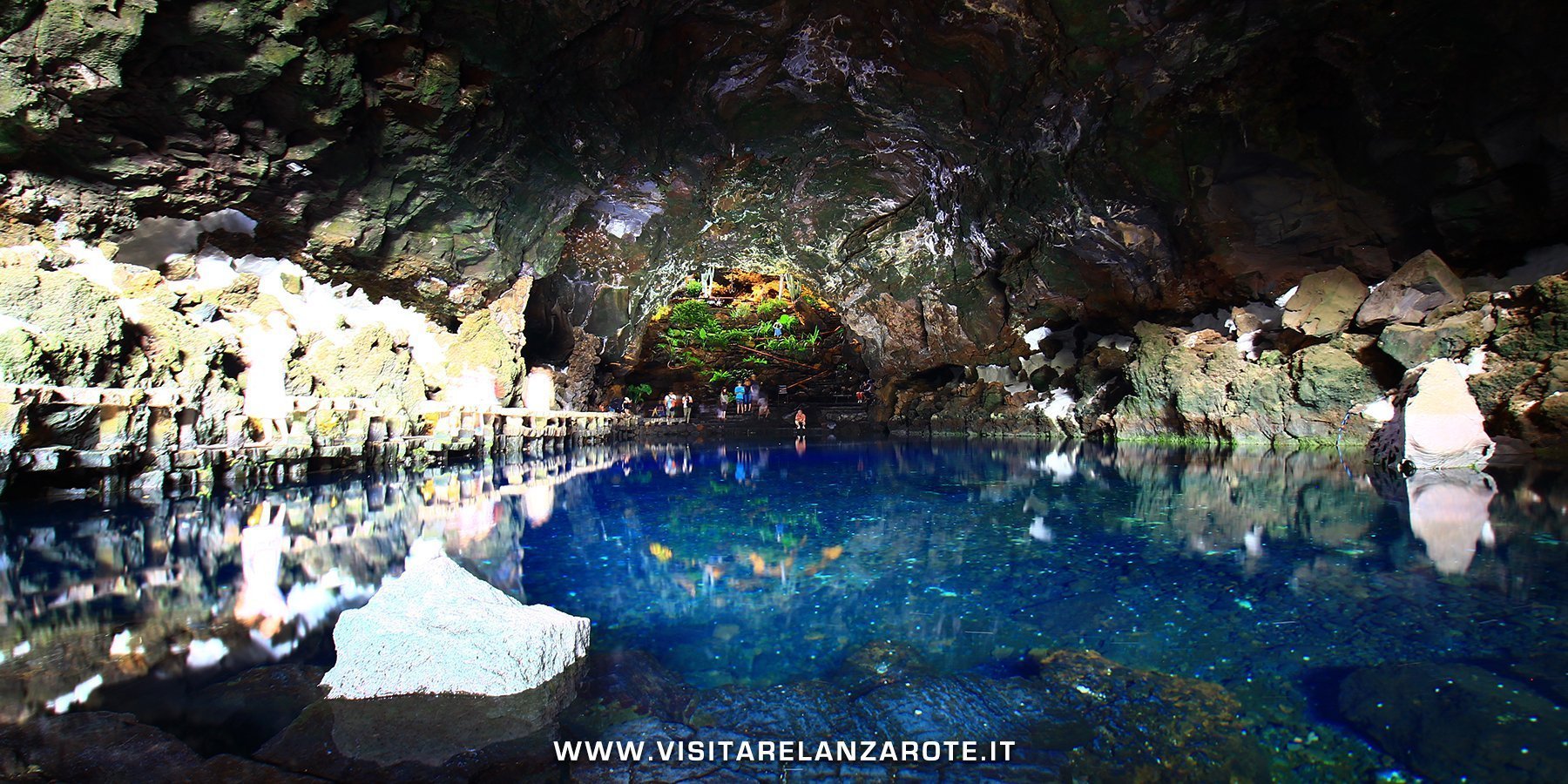 Los Jameos del Agua